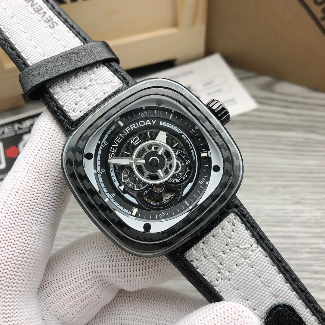 SEVENFRIDAY Seven Fridays P6C/07 🎮The ice and snow storm is coming, the white carbon fiber frost is sweeping across, step on the accelerator, and take you towards the cool fashion! 1⃣️Lacquered hour markers, silver-white outer ring dial. The all-white color scheme is extremely pure. Carry out the cool temperament to the end. 2⃣️The hour and minute hands are coated with white luminous coating. Wherever the eyes meet, the light is hidden in the wrist. 3⃣️The bezel, dynamic ring, and the 12_2 area of ​​the inner ring are all made of carbon fiber and equipped with a screw-in crown. It is as light as snow and as hard as iron, so it can travel lightly in winter. 🎮4⃣️The front of the strap is made of white competition-grade safety belt nylon material. It rushes forward and is not afraid of hard steel. It is lined with black velvet and provides a comfortable wearing experience. The size of the watch is 47.6mmx47mm, and it uses the original Japanese Citizen 82s7 automatic movement. Equipped with NFC chip sensor authentication. The first cup of milk tea in autumn is a thing of the past, but wearing the WHITE CARBON first watch in winter is now in the present tense! 🎮Sanjie exquisitely recommends men’s mechanical watches. SJ carefully creates ultra-realistic photo shoots for you.